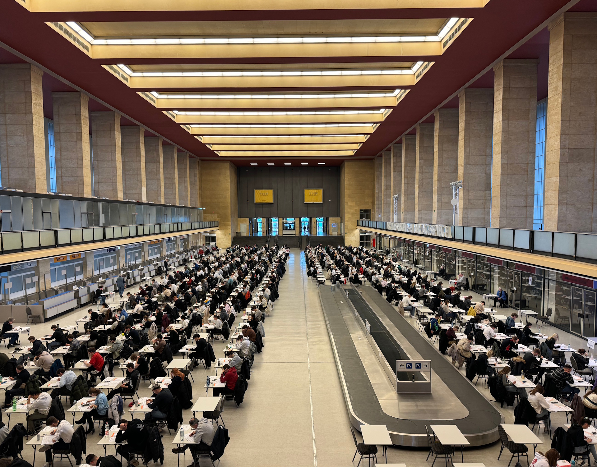 IHK Prüfungen im ehem. Flughafen Tempelhof